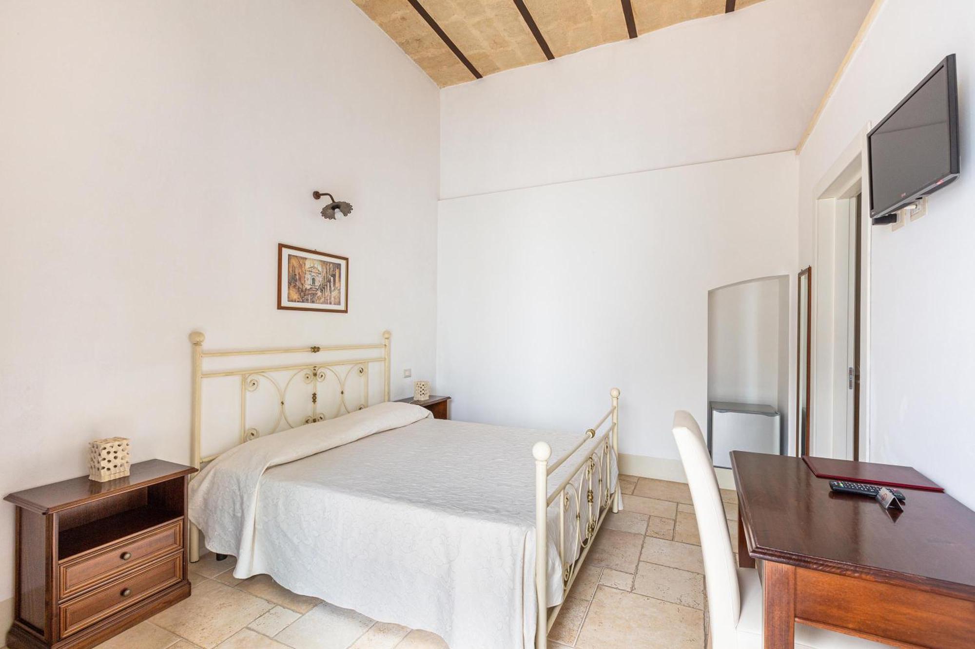 Palazzo San Giovanni Morciano di Leuca Esterno foto